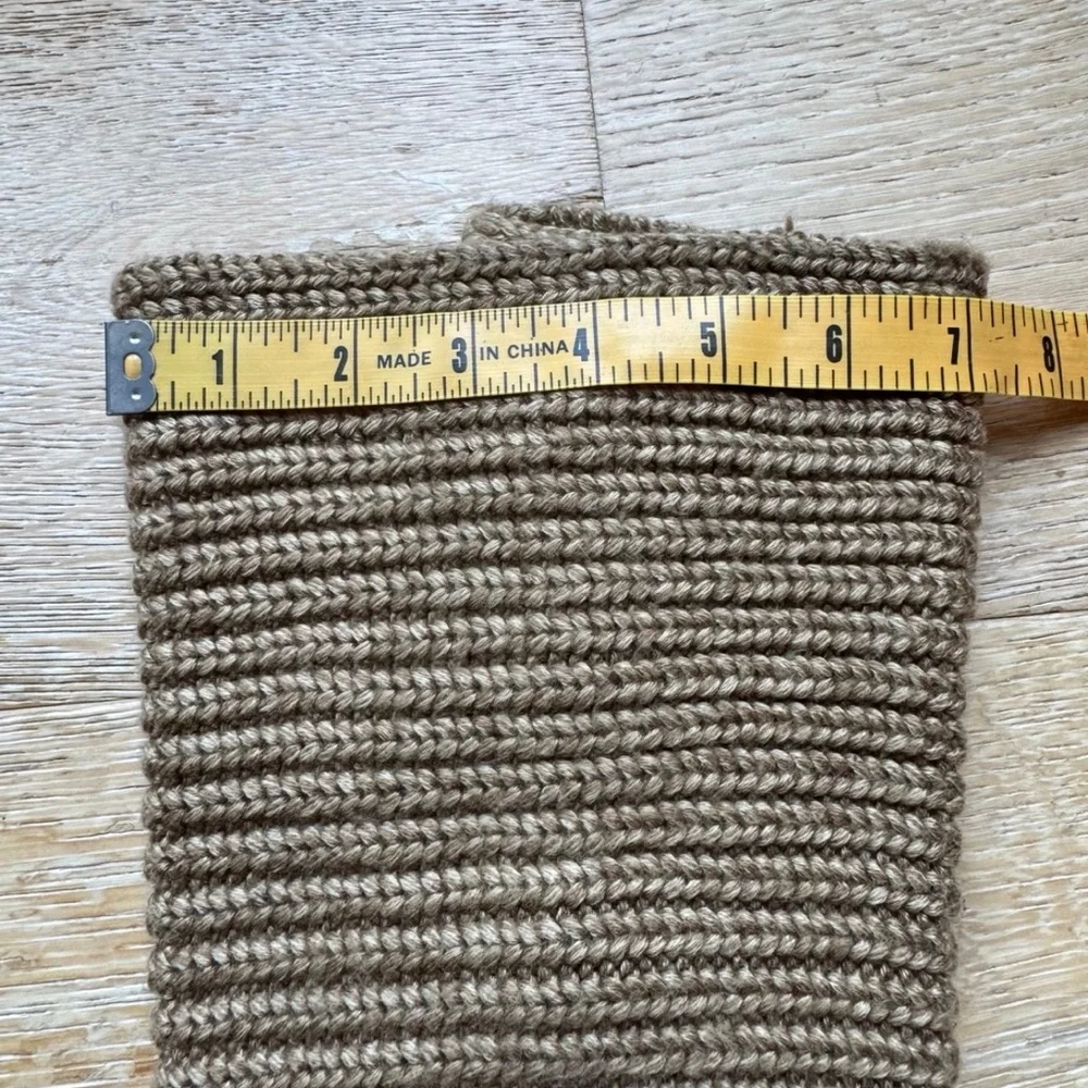 🔥UGG sz 7🔥CLASSIC CARDY SWEATER boots TAN price firm!